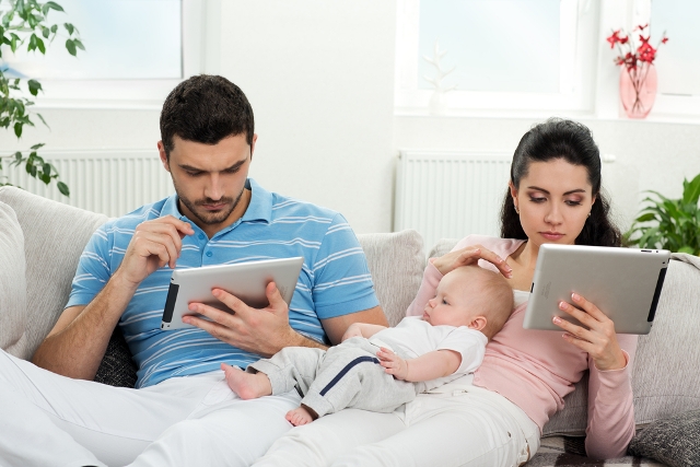 5 κανόνες για ασφαλή χρήση των social media από τους γονείς